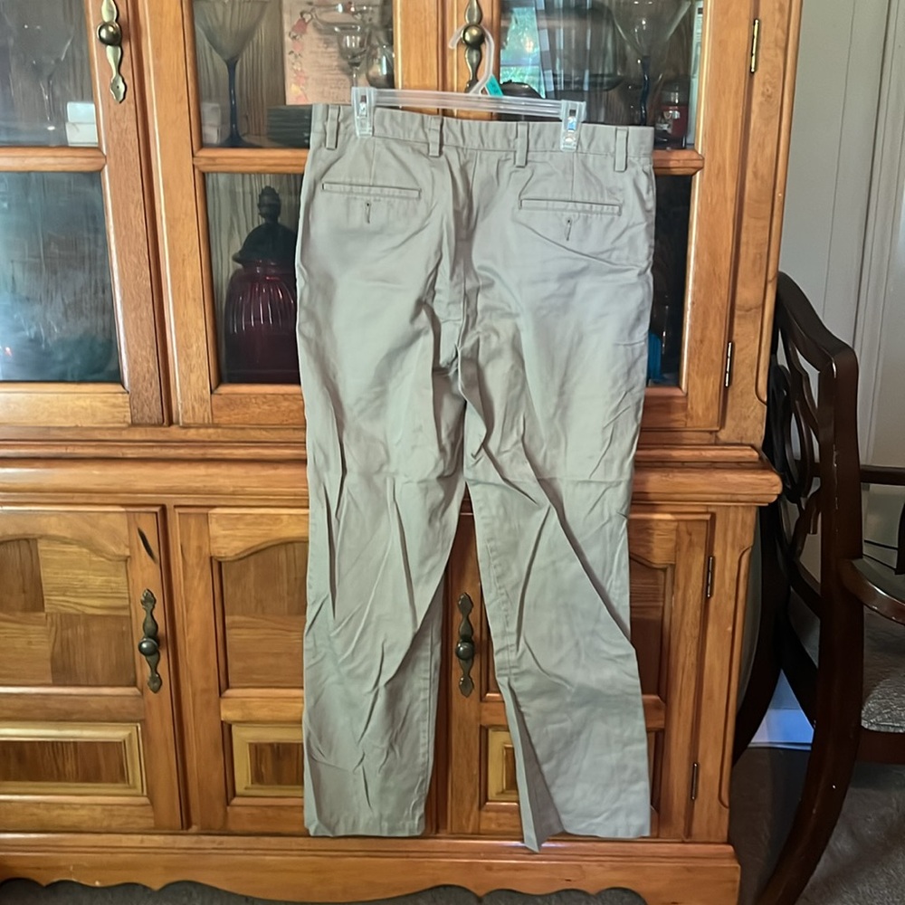 A man pants - Picture 2 of 4